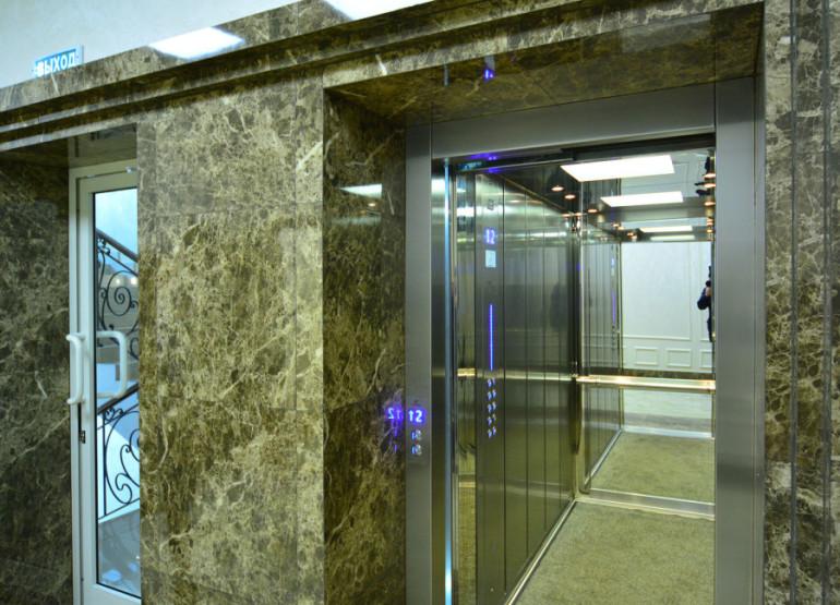 Crosswall: Вид главного лифтового холла